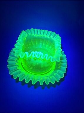 Ribbon EDGE Foreign Toothpick Holder And Maybe Finger Bowl??? Vintage